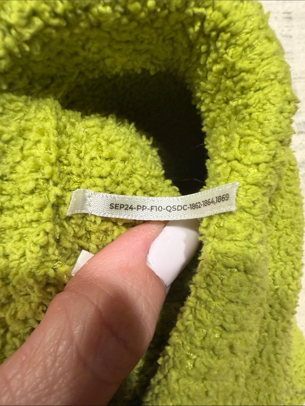 Posh peanut Cozy Grinch Green Sherpa Baby Pants with Heart Patch - Picture 4 of 4